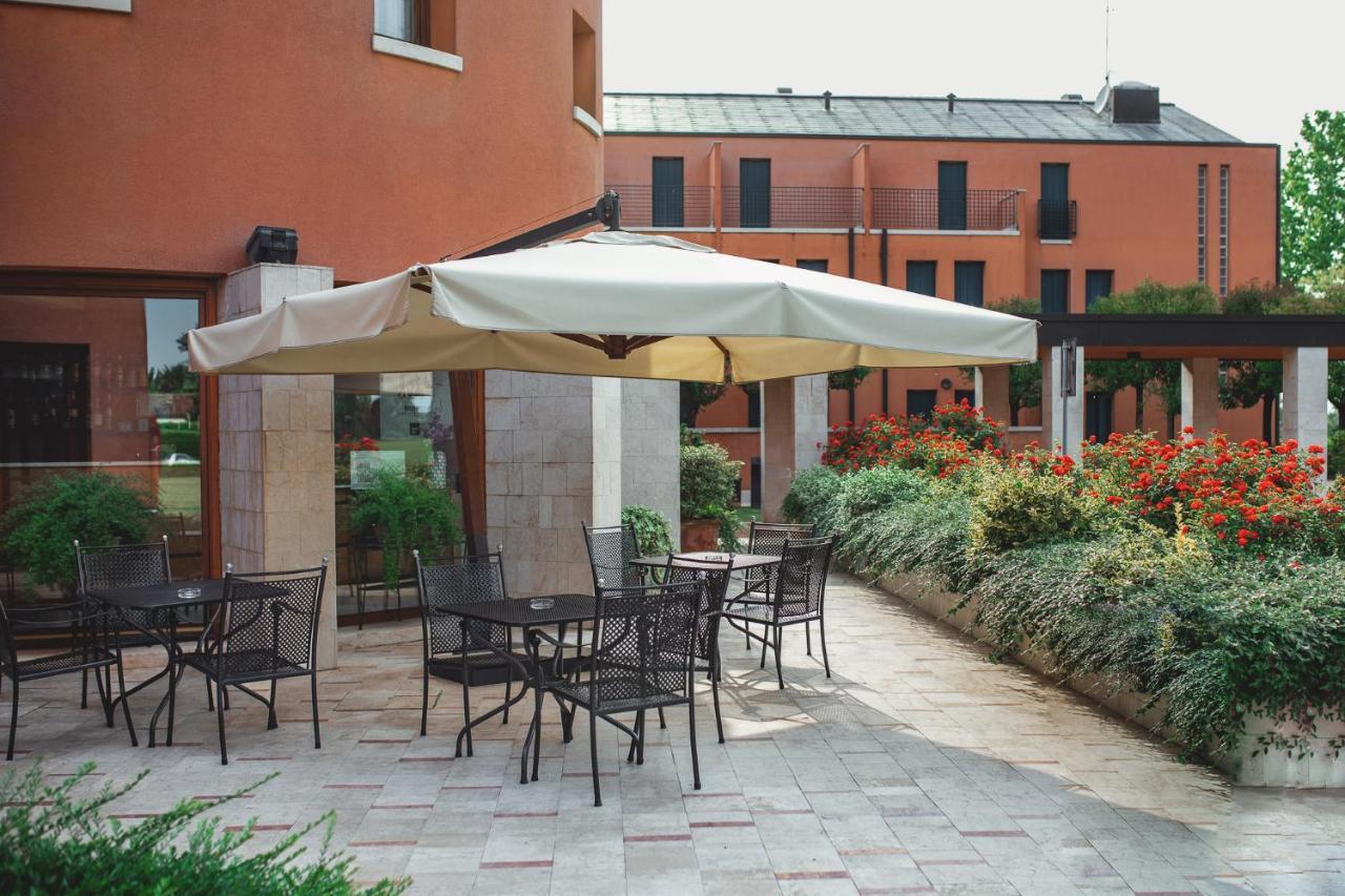 Crystal Hotel 4*