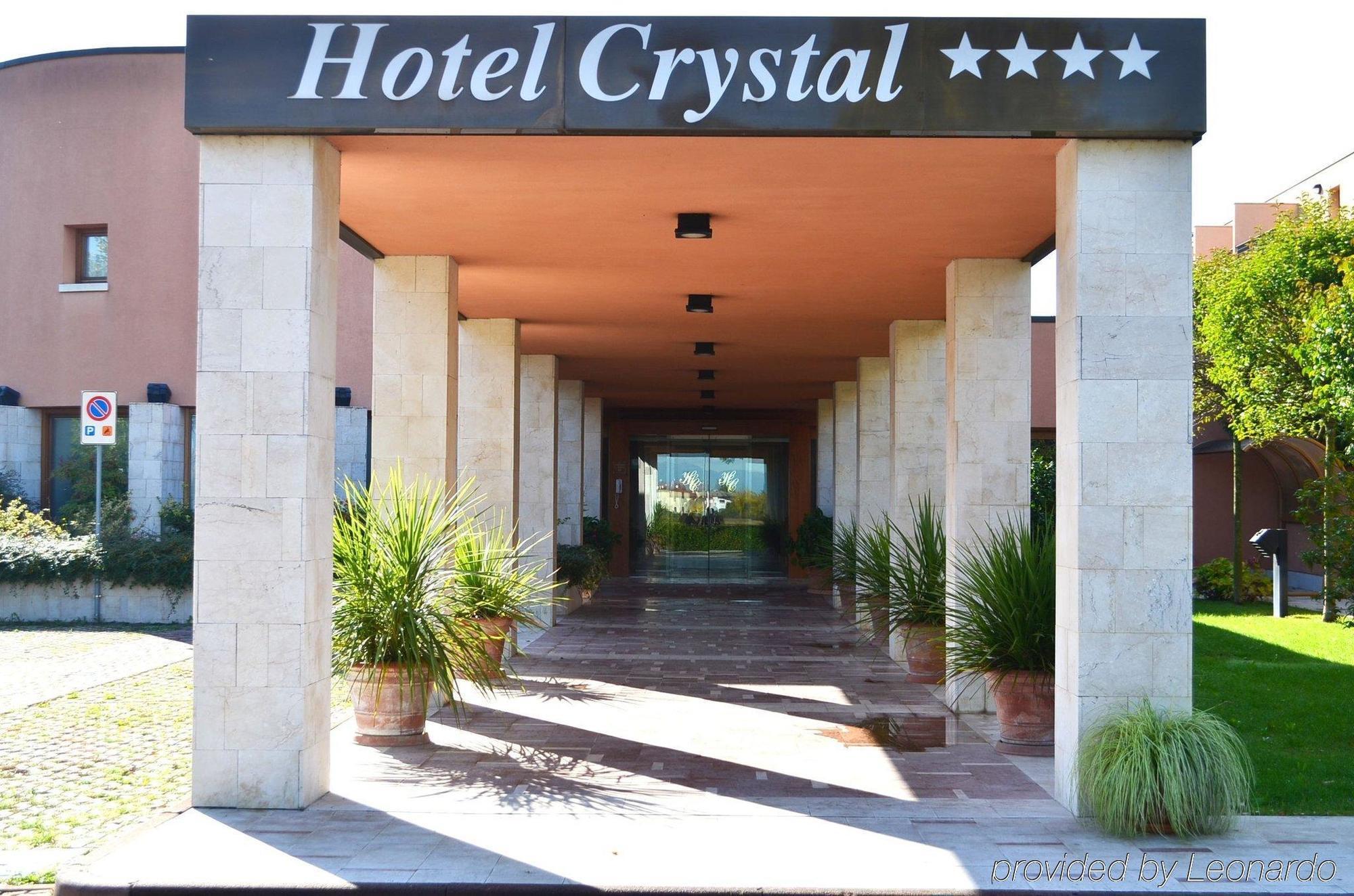 Crystal 4*