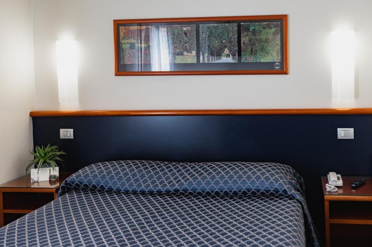 Hotel Crystal 4*