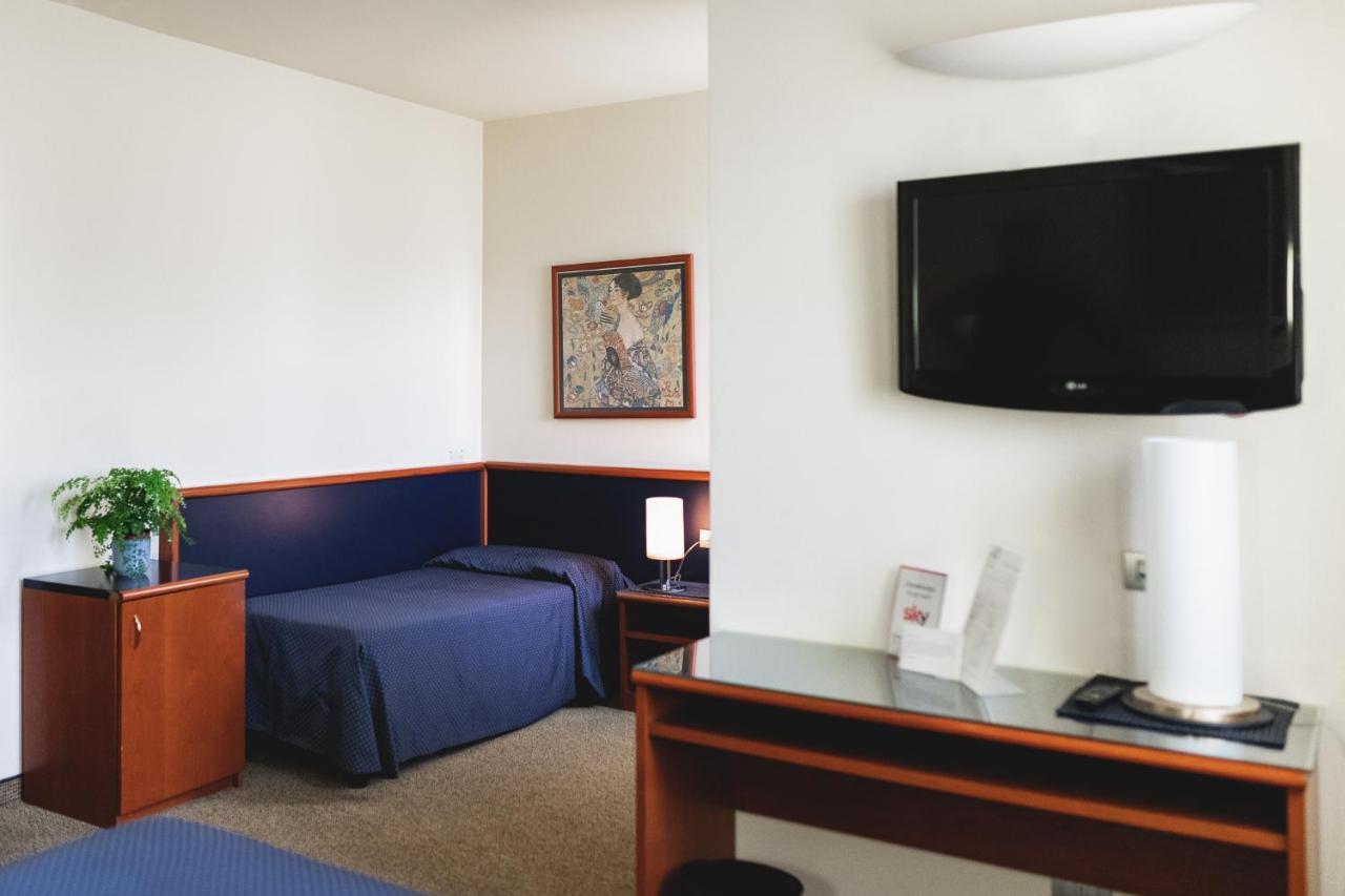 Crystal Hotel 4*
