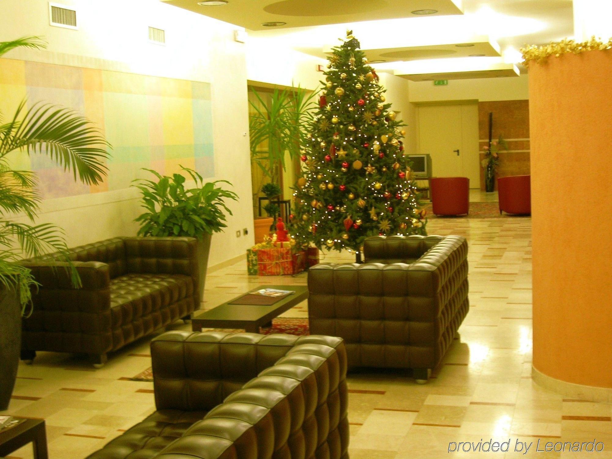 Hotel Crystal 4*